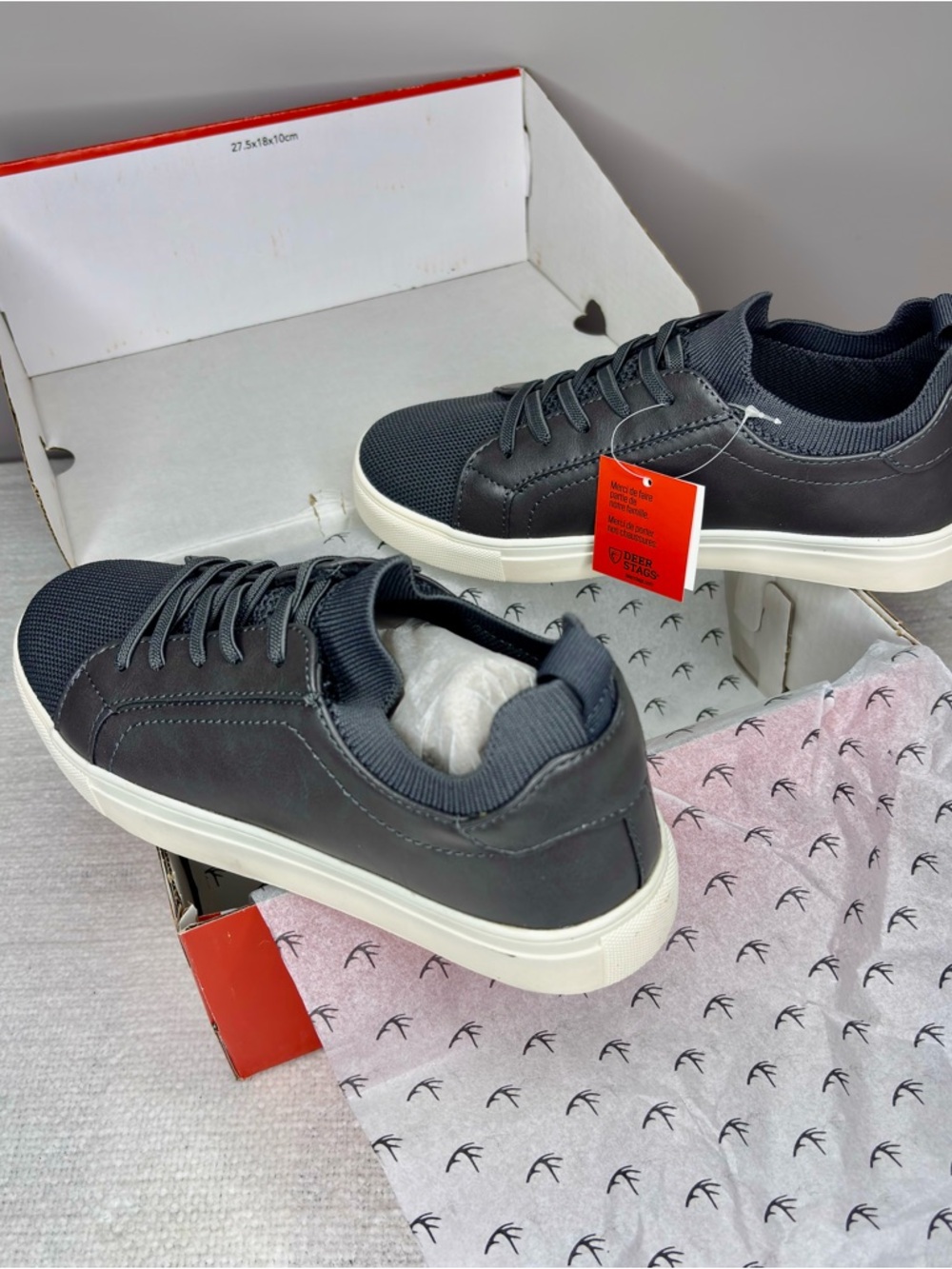 Deer‎ Stags Men's Lace-Up Sneakers in Charcoal Gray and White NIB